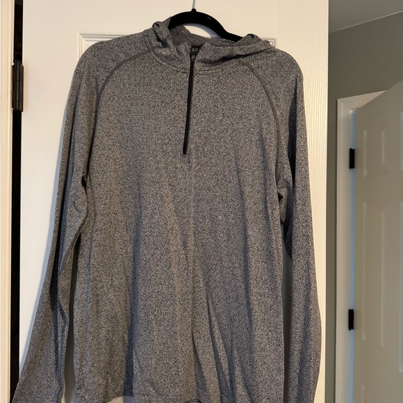 Three long sleeve 1/4 zip lulu men’s pullovers - Picture 3 of 3